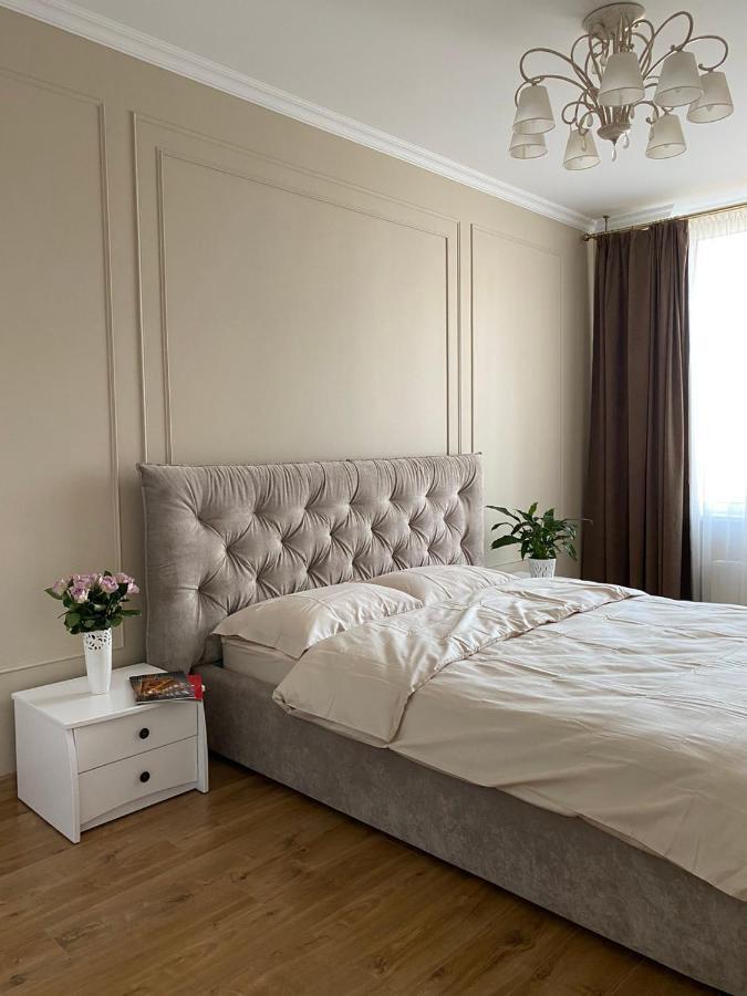Luxury Apartment Near Metro Station Osokorky Kiev Exterior foto