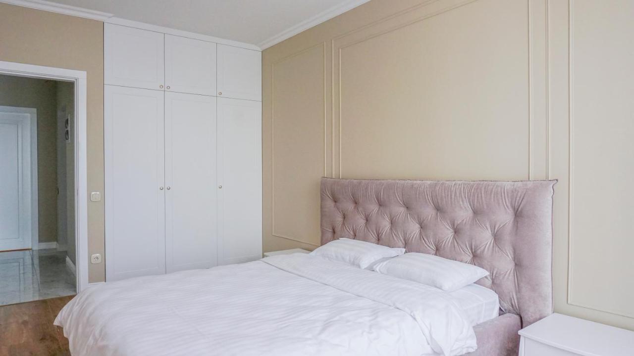 Luxury Apartment Near Metro Station Osokorky Kiev Exterior foto