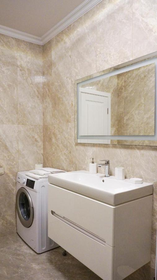 Luxury Apartment Near Metro Station Osokorky Kiev Exterior foto