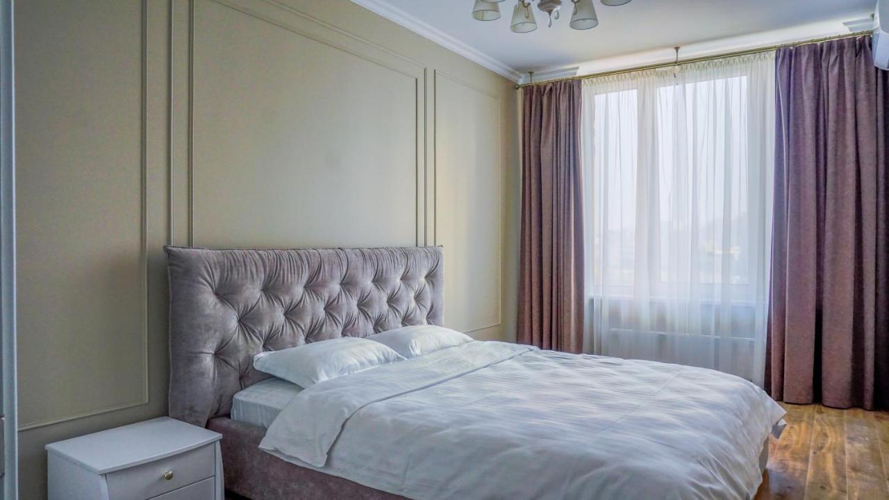 Luxury Apartment Near Metro Station Osokorky Kiev Exterior foto