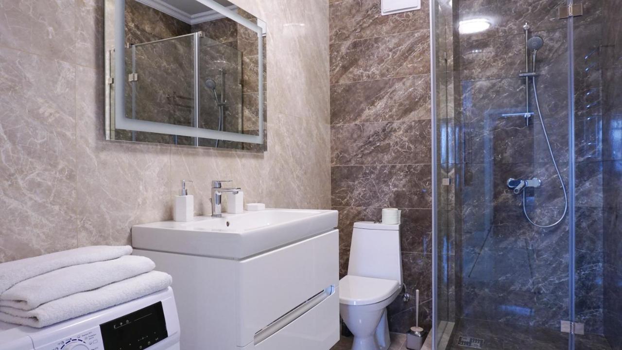 Luxury Apartment Near Metro Station Osokorky Kiev Exterior foto