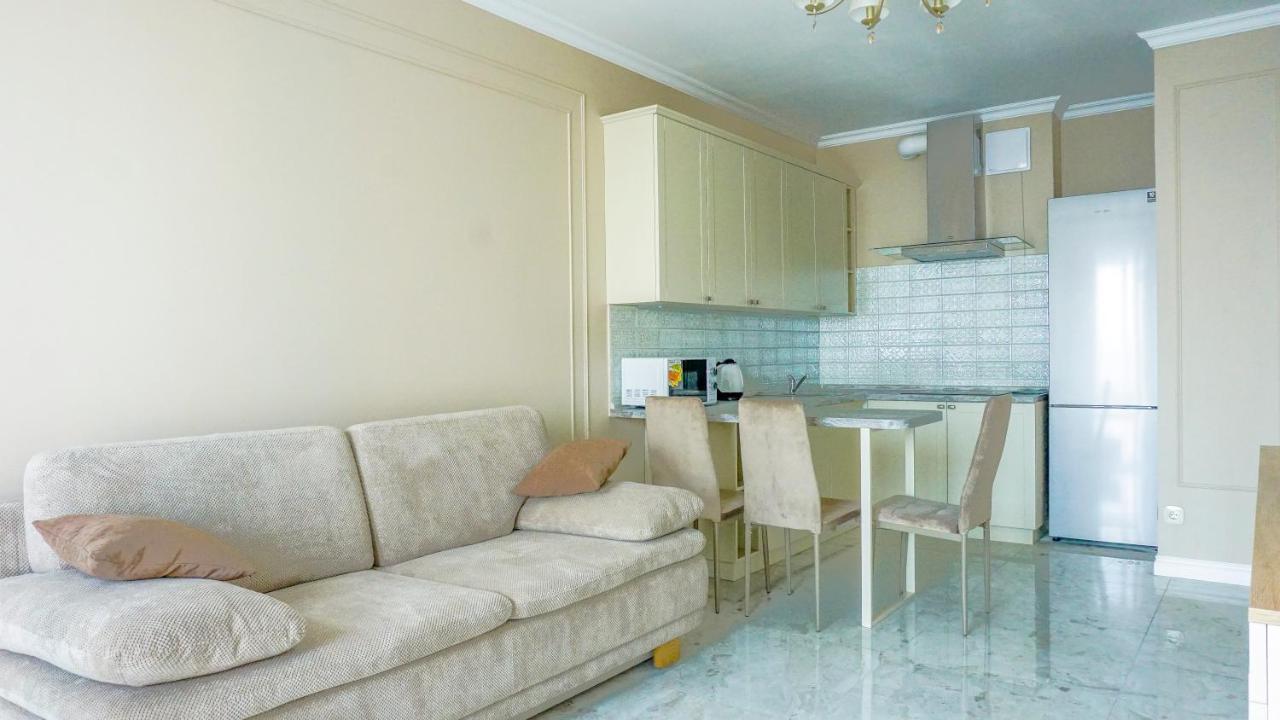 Luxury Apartment Near Metro Station Osokorky Kiev Exterior foto