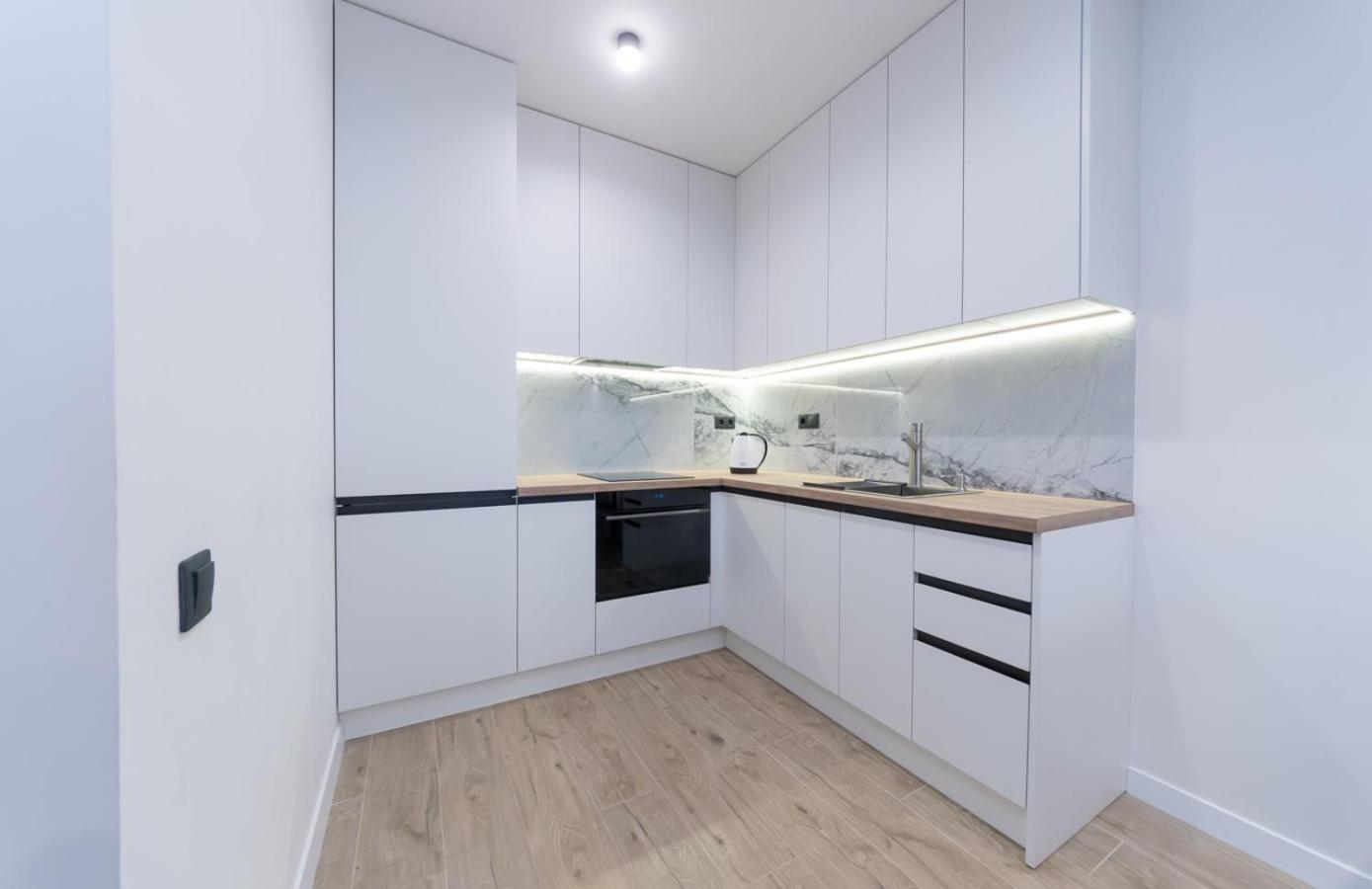 Luxury Apartment Near Metro Station Osokorky Kiev Exterior foto