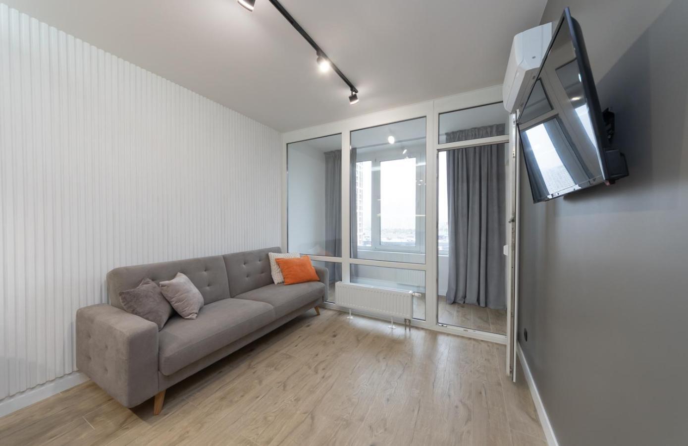 Luxury Apartment Near Metro Station Osokorky Kiev Exterior foto