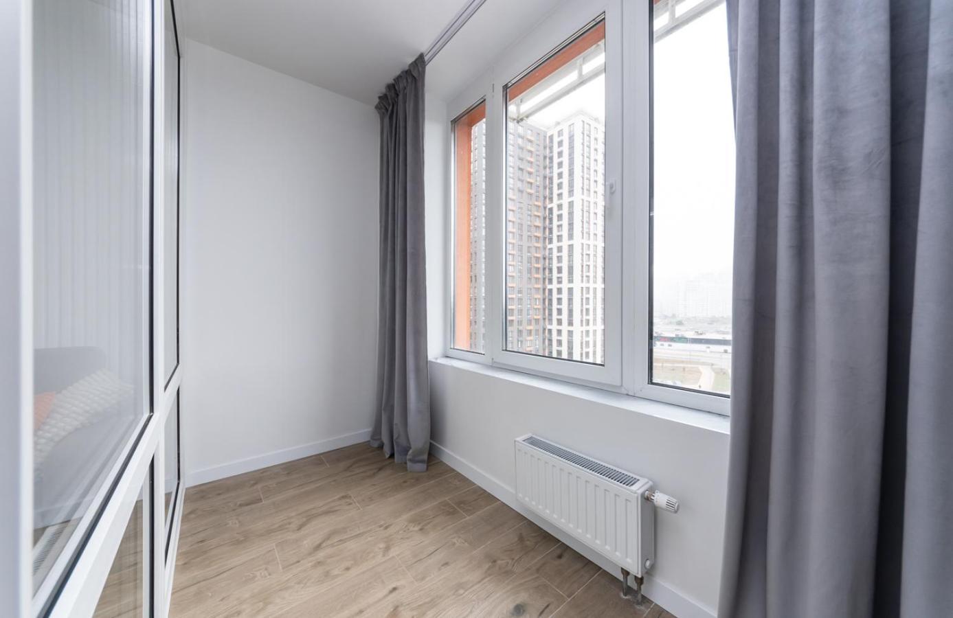 Luxury Apartment Near Metro Station Osokorky Kiev Exterior foto