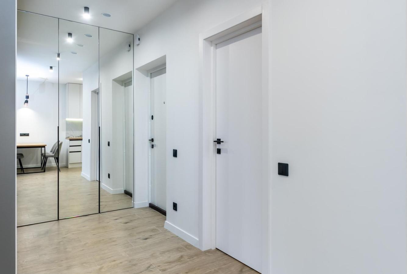 Luxury Apartment Near Metro Station Osokorky Kiev Exterior foto